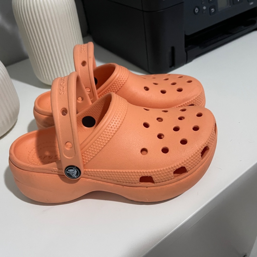 Crocs classic platform clogs - image 2